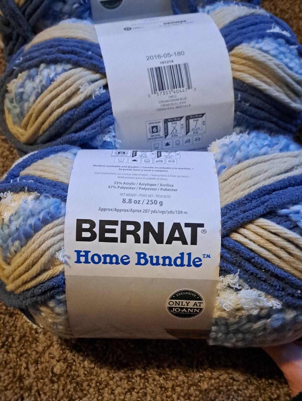Home Bundle Plush Throw Yarn - Blue and Cream